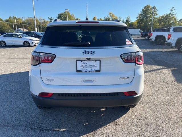 Used 2022 Jeep Compass Latitude image 4