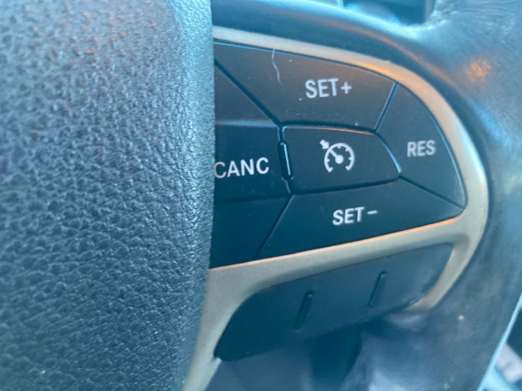 Used 2015 Jeep Grand Cherokee Limited AWD/4WD image 40