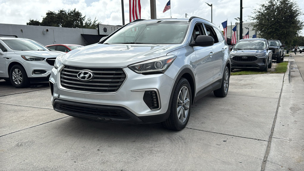 Used 2017 Hyundai Santa Fe SE FWD image 10