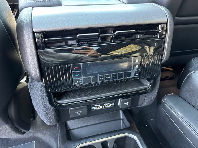 New 2026 Jeep Grand Wagoneer L Limited AWD/4WD image 13