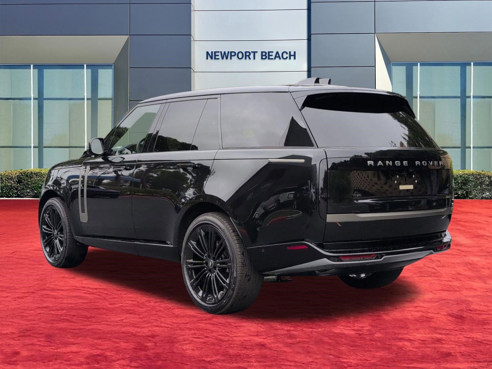 New 2025 Land Rover Range Rover SE image 3