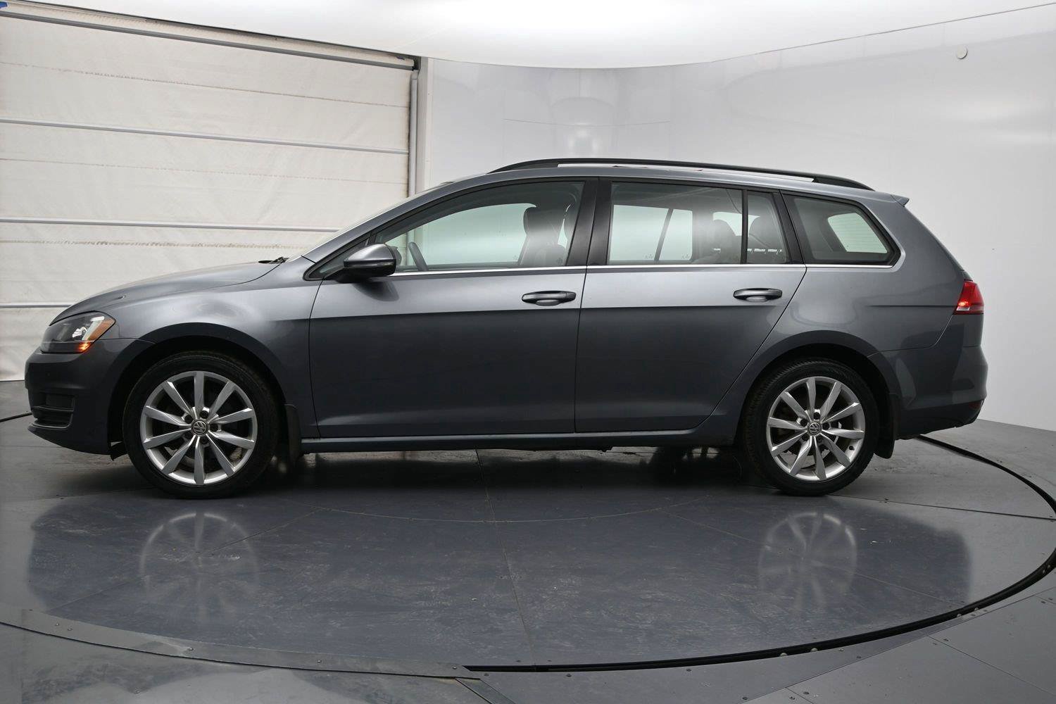 Used 2015 Volkswagen Golf SE FWD image 26