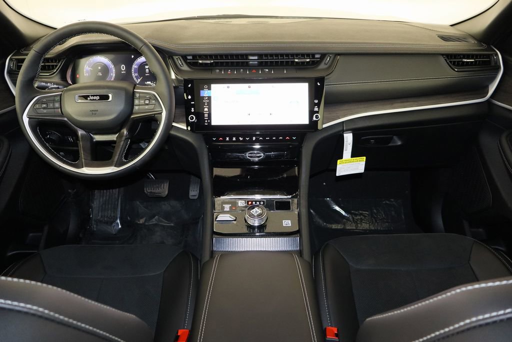 New 2026 Jeep Grand Cherokee Laredo image 14