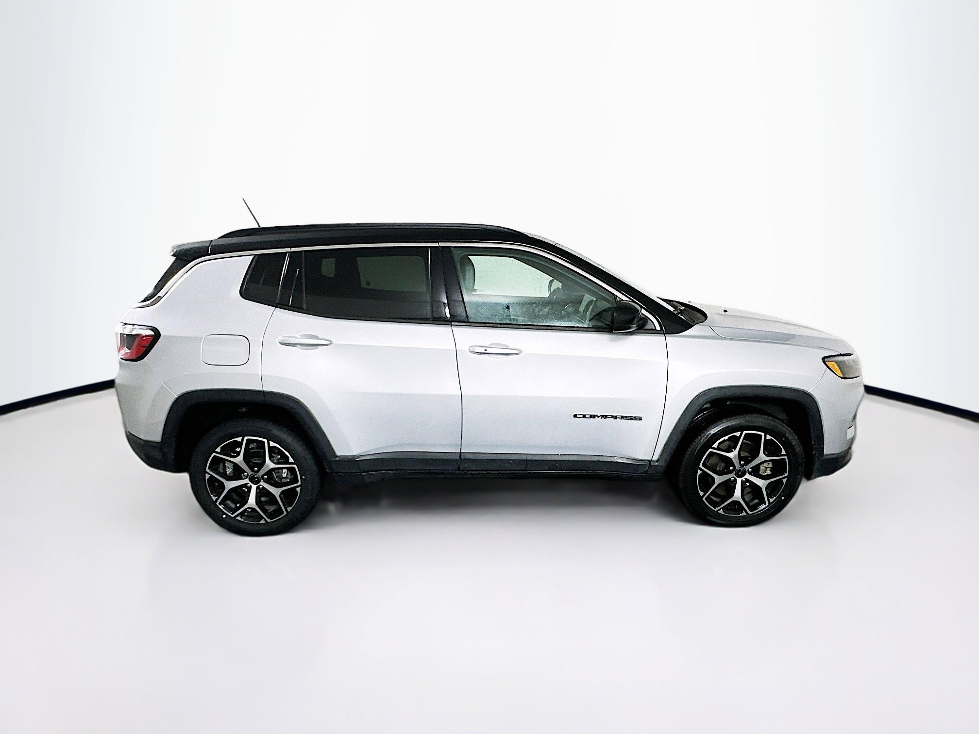 Used 2025 Jeep Compass Limited image 10