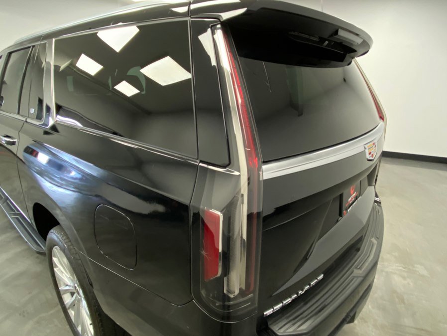 Used 2023 Cadillac Escalade ESV Luxury image 13