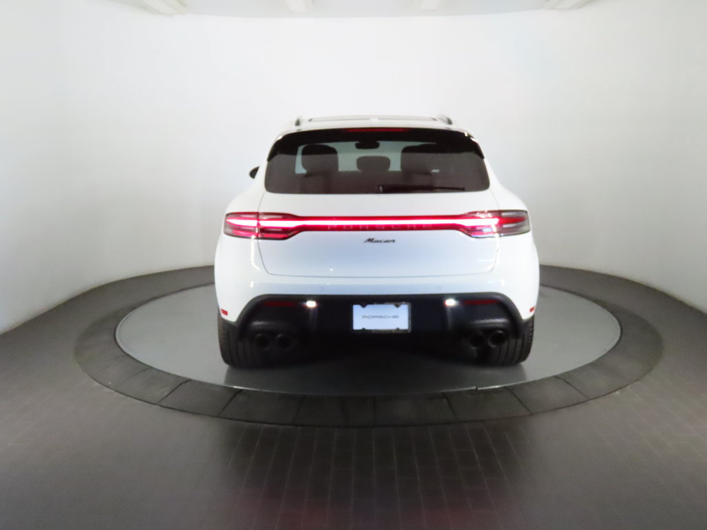 Certified 2026 Porsche Macan AWD/4WD image 6