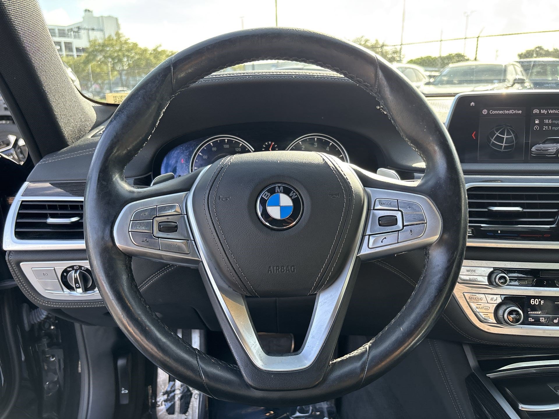 Used 2019 BMW 750i w/ M Sport Package RWD image 11