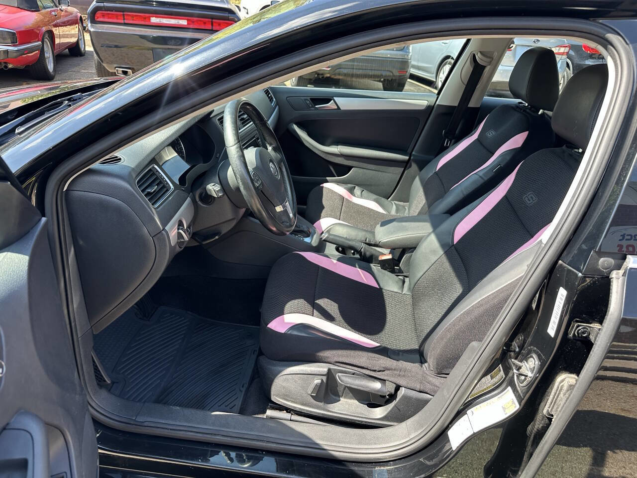 Used 2013 Volkswagen Jetta SE FWD image 17