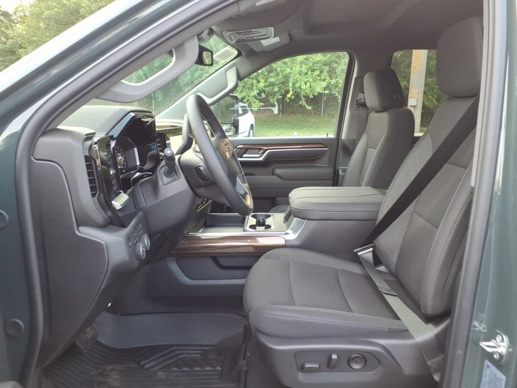 New 2026 Chevrolet Silverado 2500 LT w/ Safety Package AWD/4WD image 12