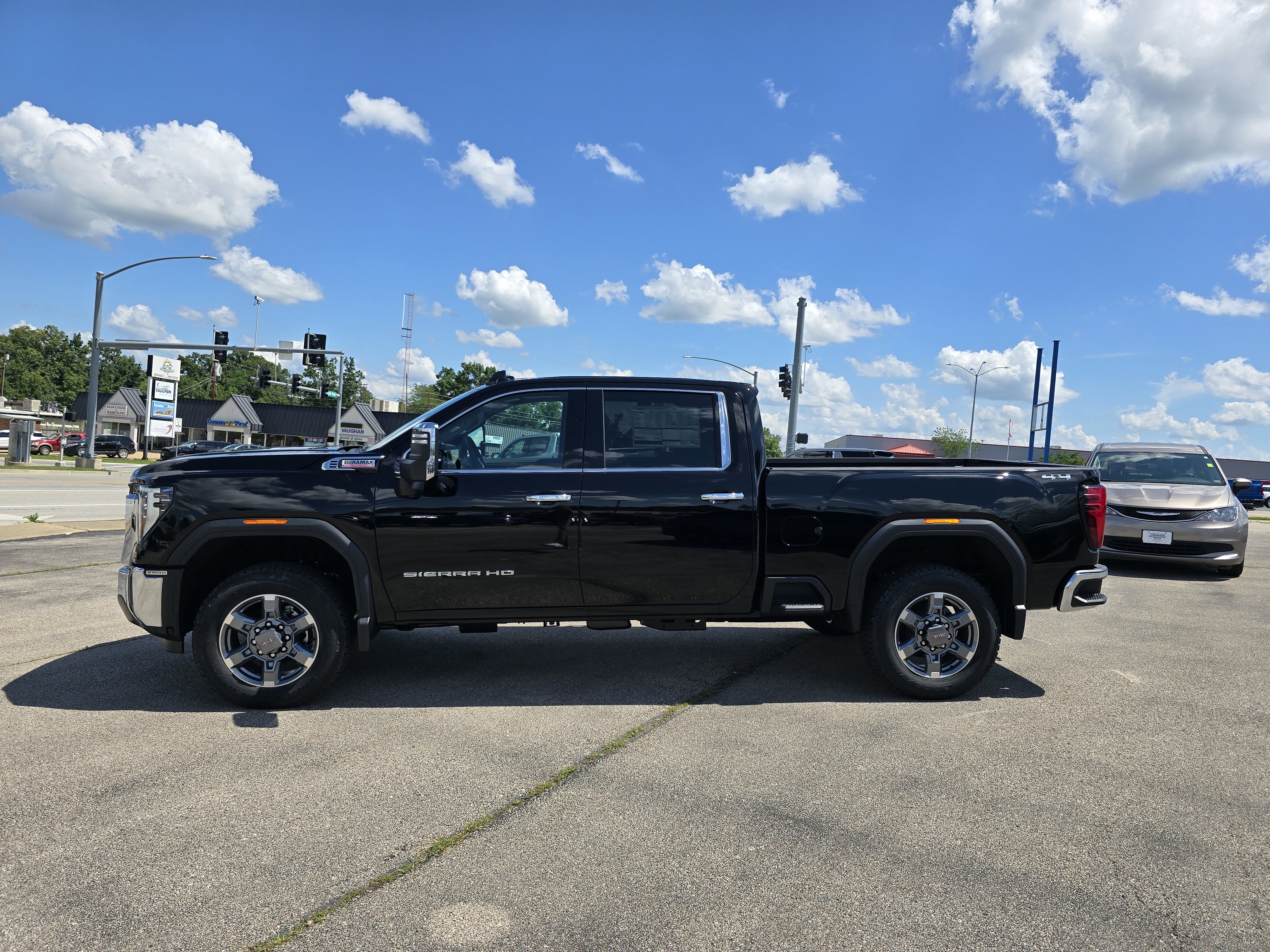 New 2025 GMC Sierra 2500 SLT w/ SLT Convenience Package image 6