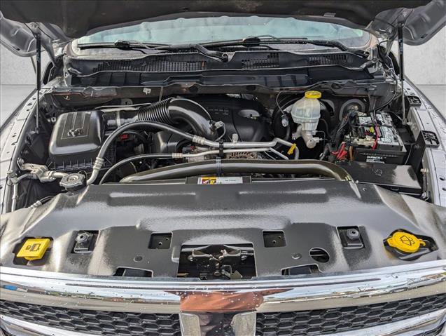 Used 2019 RAM 1500 Classic SLT w/ Luxury Group image 19