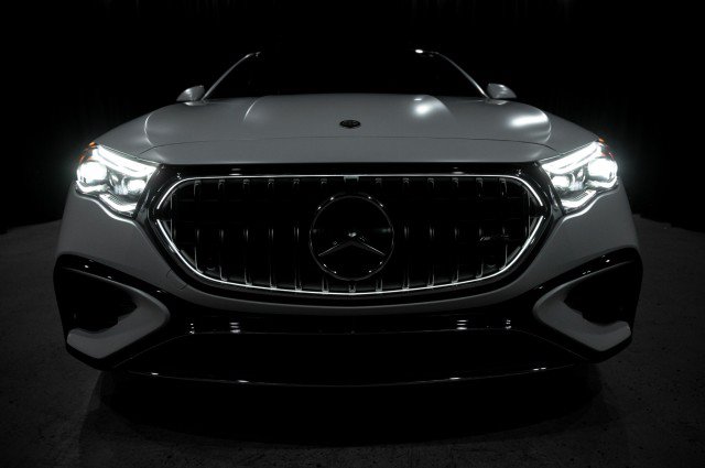 New 2026 Mercedes-Benz E 53 AMG e 4MATIC Sedan image 8