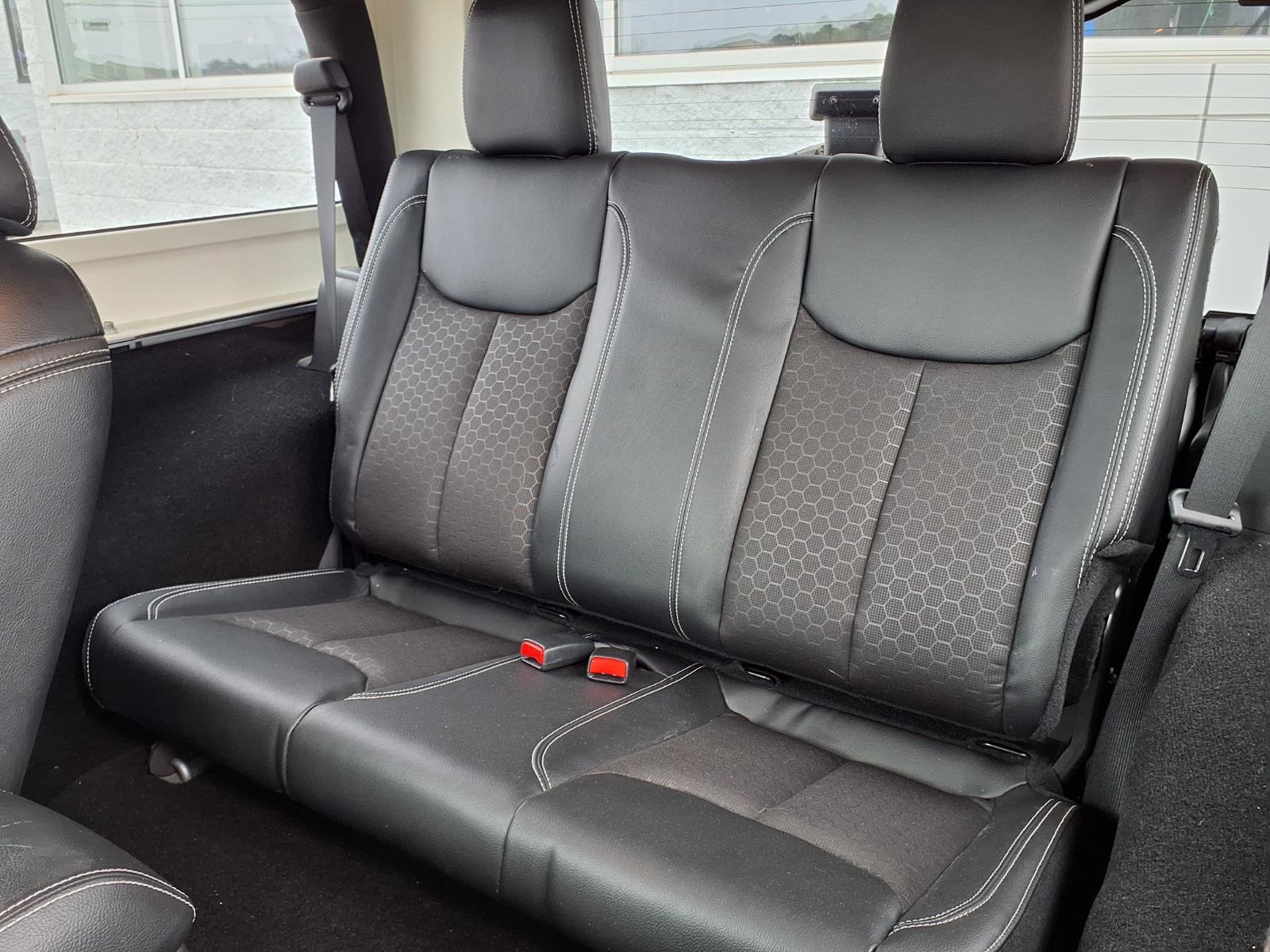 Used 2018 Jeep Wrangler Sport image 7