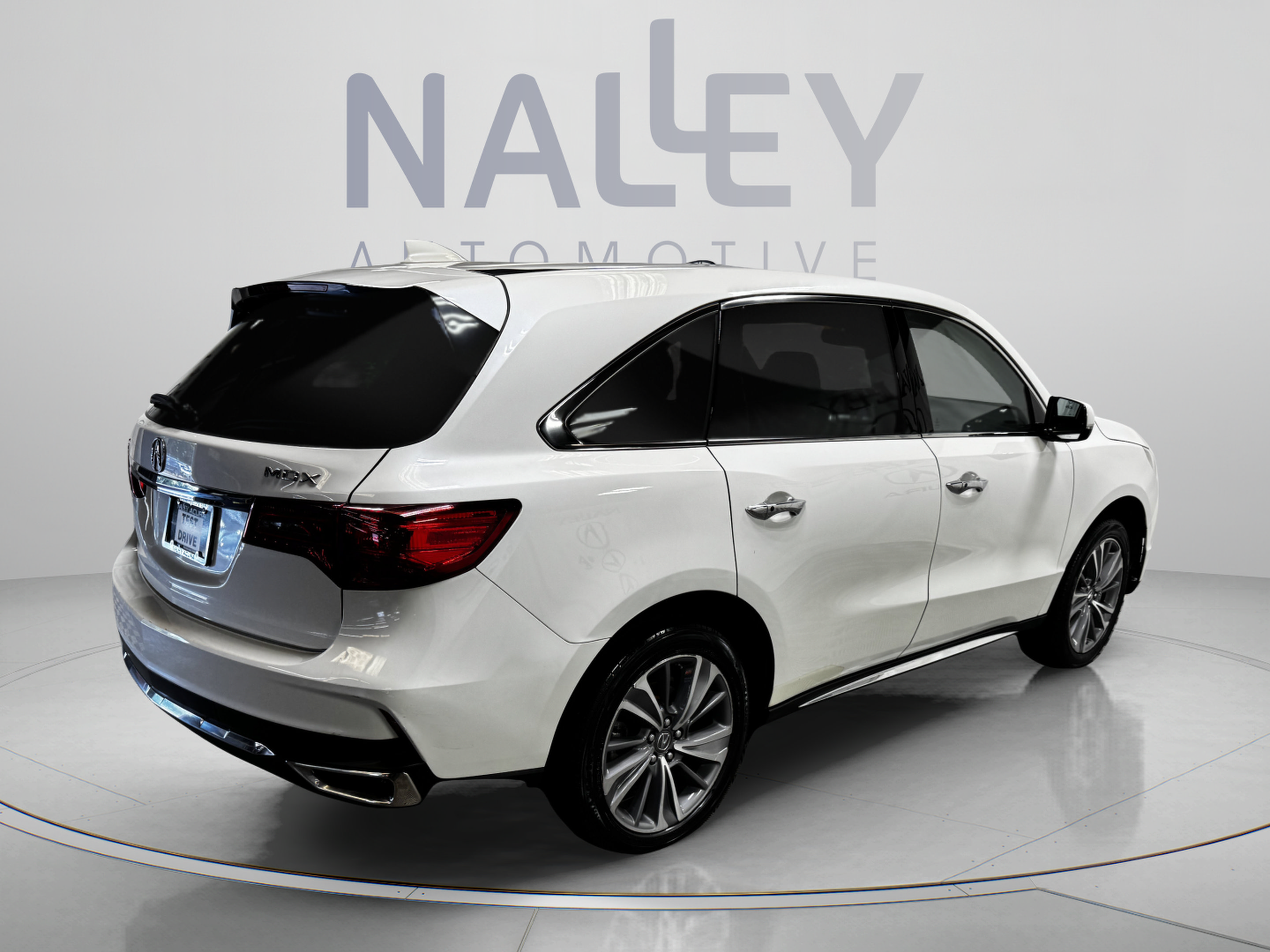 Certified 2018 Acura MDX w/ Technology Package FWD image 5