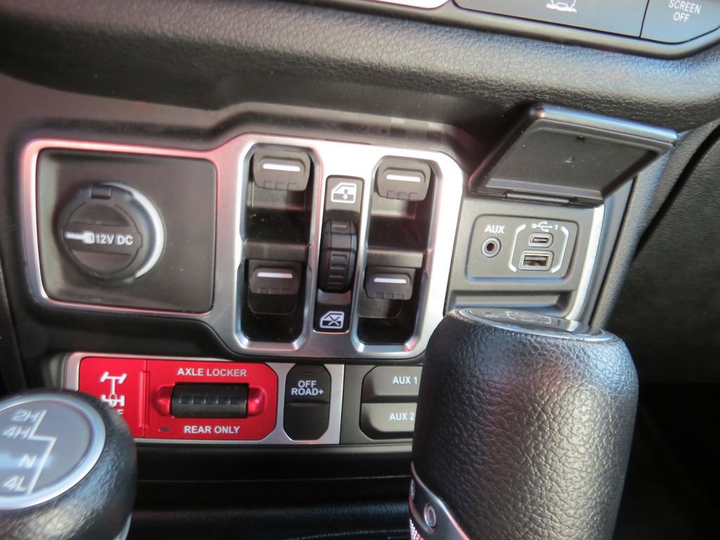 Used 2024 Jeep Gladiator Willys image 23