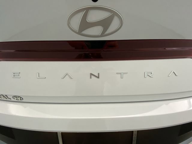 Certified 2026 Hyundai Elantra SE FWD image 25