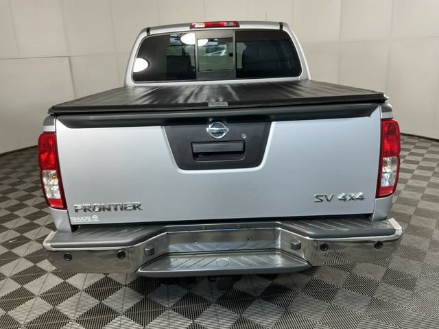 Used 2015 Nissan Frontier SV w/ SV Value Truck Package AWD/4WD image 8