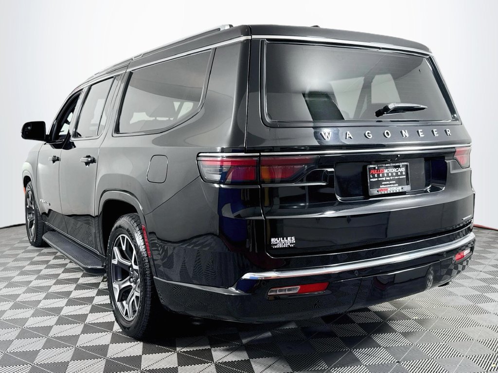 Used 2024 Jeep Wagoneer L Series III w/ Flexible Seating Group AWD/4WD image 5