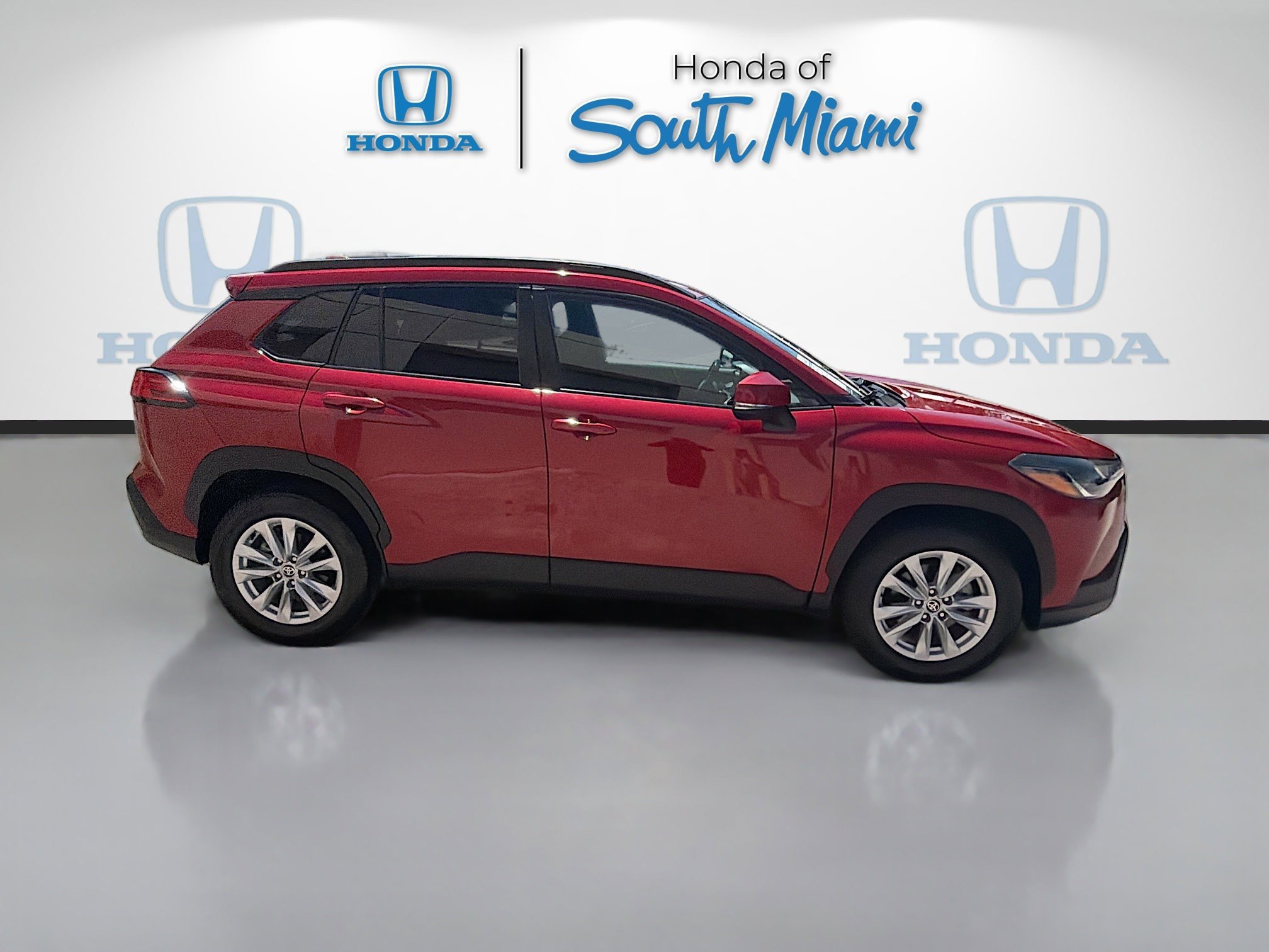 Used 2023 Toyota Corolla Cross LE FWD image 8