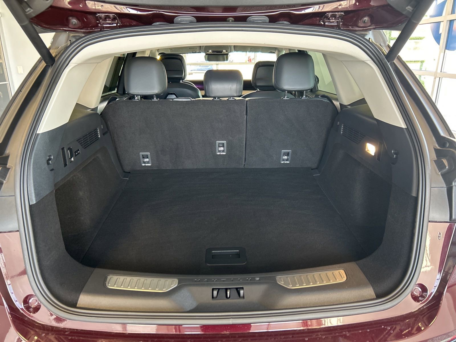 Used 2024 Lincoln Nautilus Reserve image 11