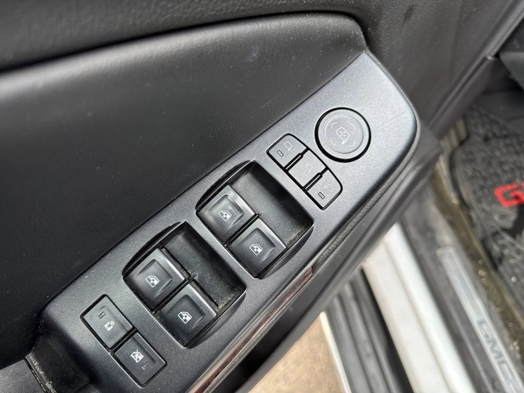 Used 2015 GMC Yukon XL SLT image 11