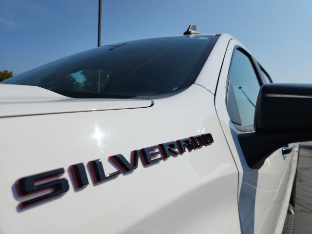 Used 2022 Chevrolet Silverado 1500 RST w/ Redline Edition image 9