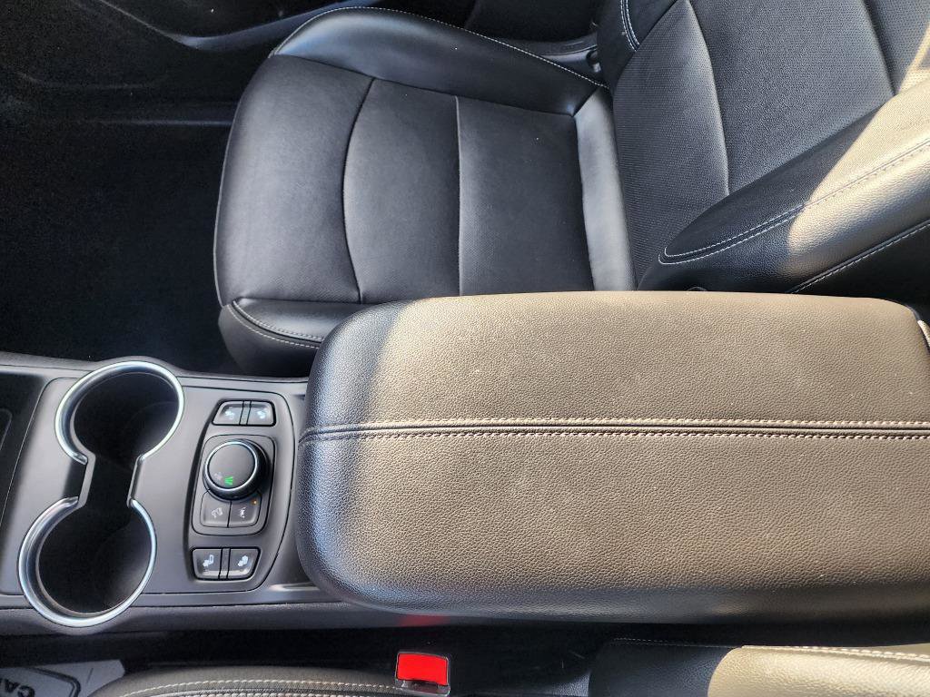 Used 2024 GMC Terrain SLT image 20