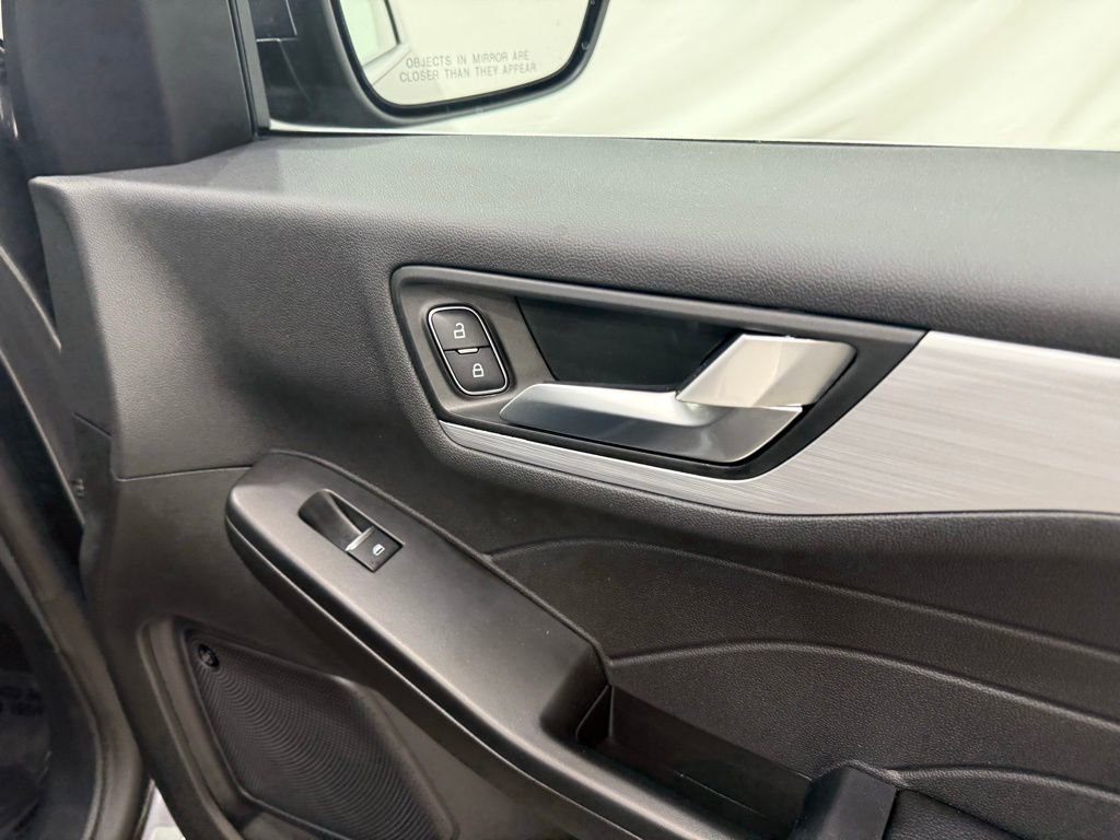 New 2025 Ford Escape SE w/ PHEV Premium Package image 21