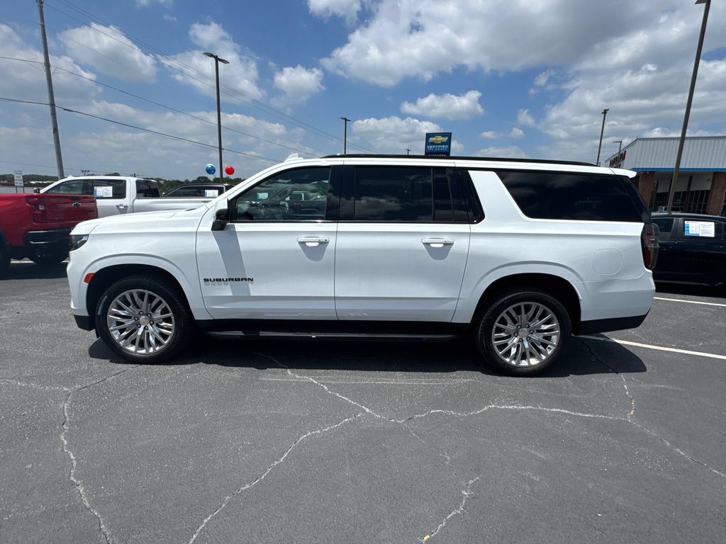 Used 2023 Chevrolet Suburban RST w/ Luxury Package AWD/4WD image 9
