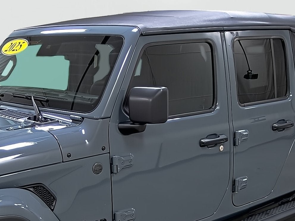 Used 2025 Jeep Gladiator Sport AWD/4WD image 8