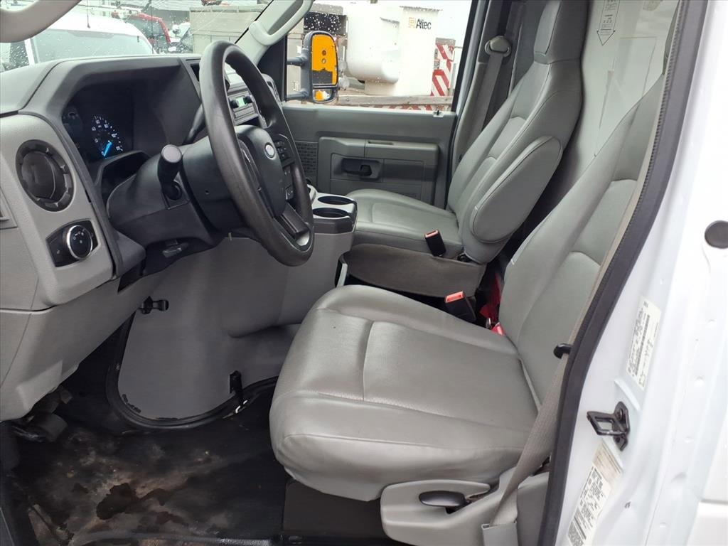 Used 2021 Ford E-350 and Econoline 350 Super Duty image 11