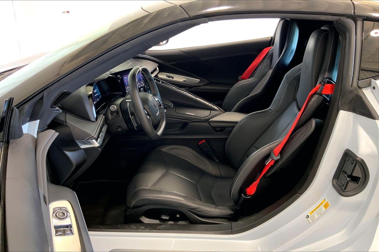 Used 2023 Chevrolet Corvette Stingray Coupe w/ Z51 Performance Package RWD image 17