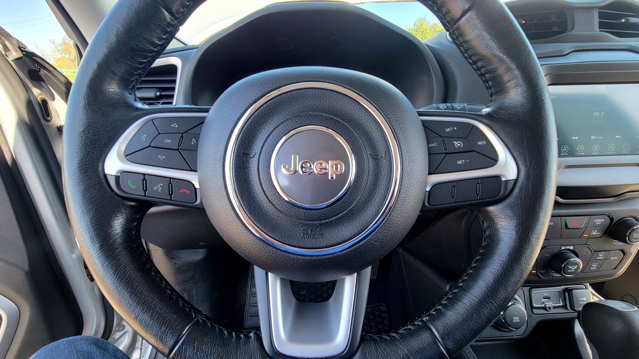 Used 2021 Jeep Renegade Latitude w/ Convenience Group image 31