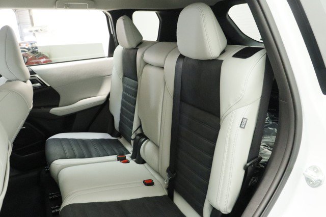 New 2026 Mitsubishi Outlander SE FWD image 24