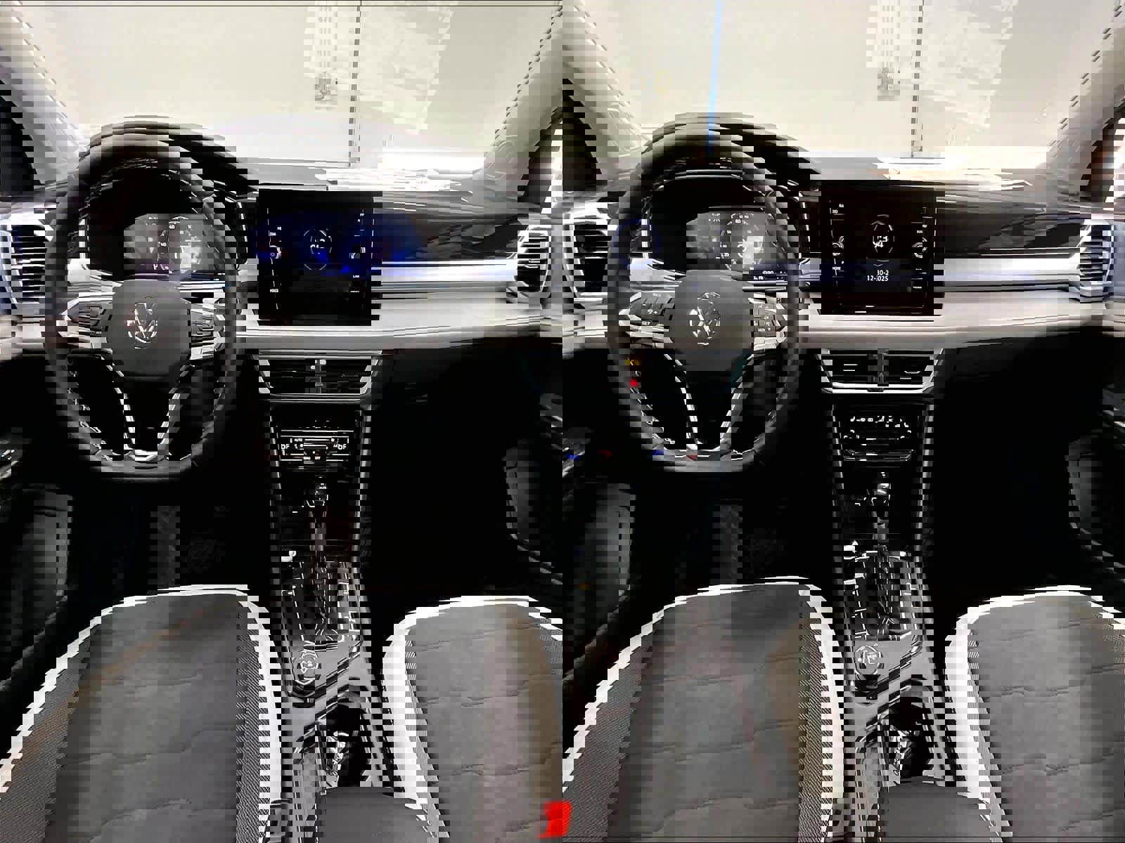 New 2026 Volkswagen Taos SE image 7