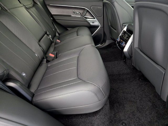New 2026 Land Rover Range Rover SE AWD/4WD image 17