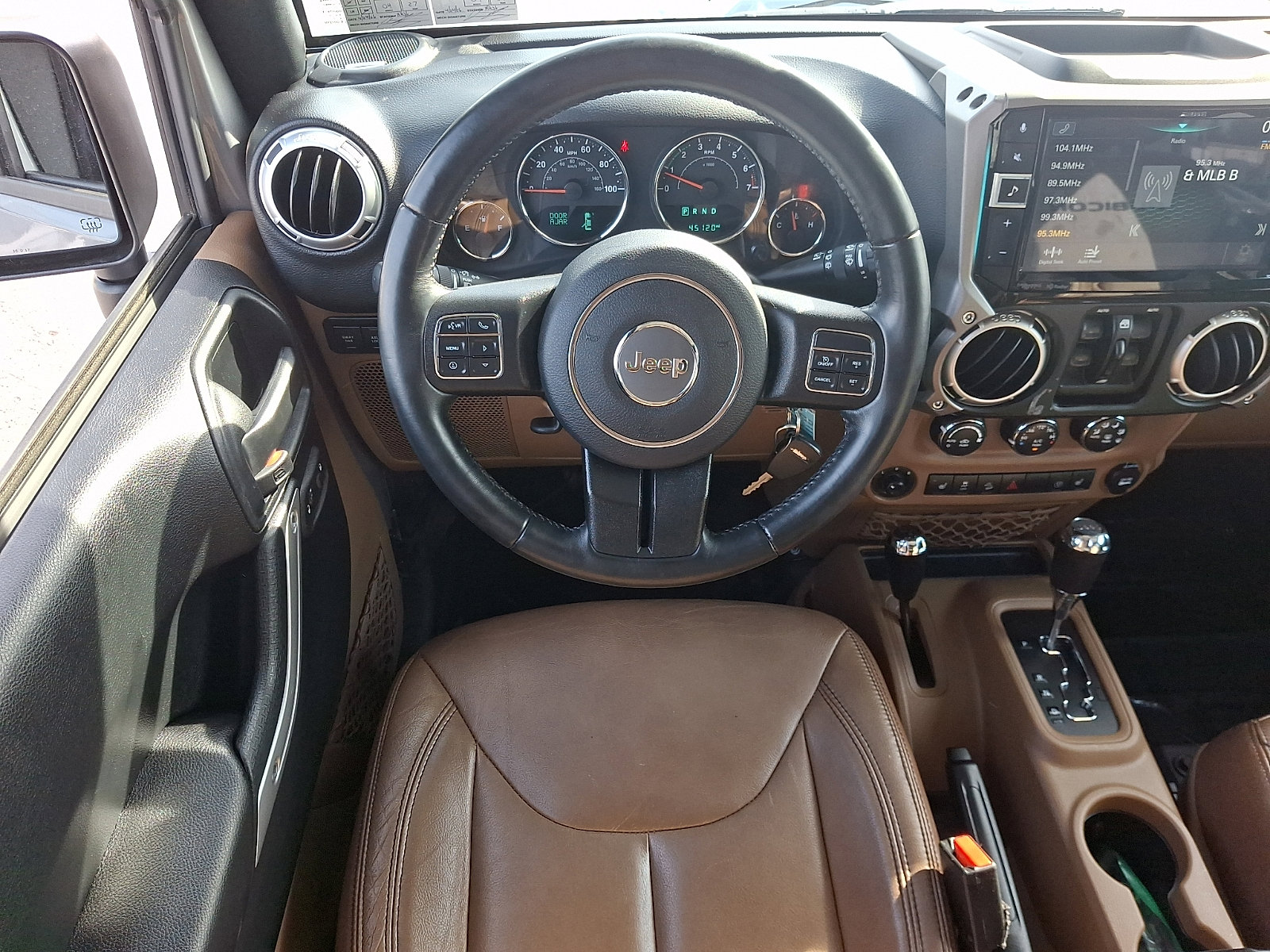 Used 2017 Jeep Wrangler Unlimited Rubicon w/ Dual Top Group AWD/4WD image 11