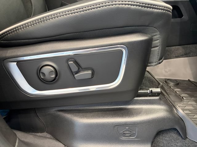 New 2027 RAM 1500 Laramie w/ Laramie Preferred Package AWD/4WD image 32