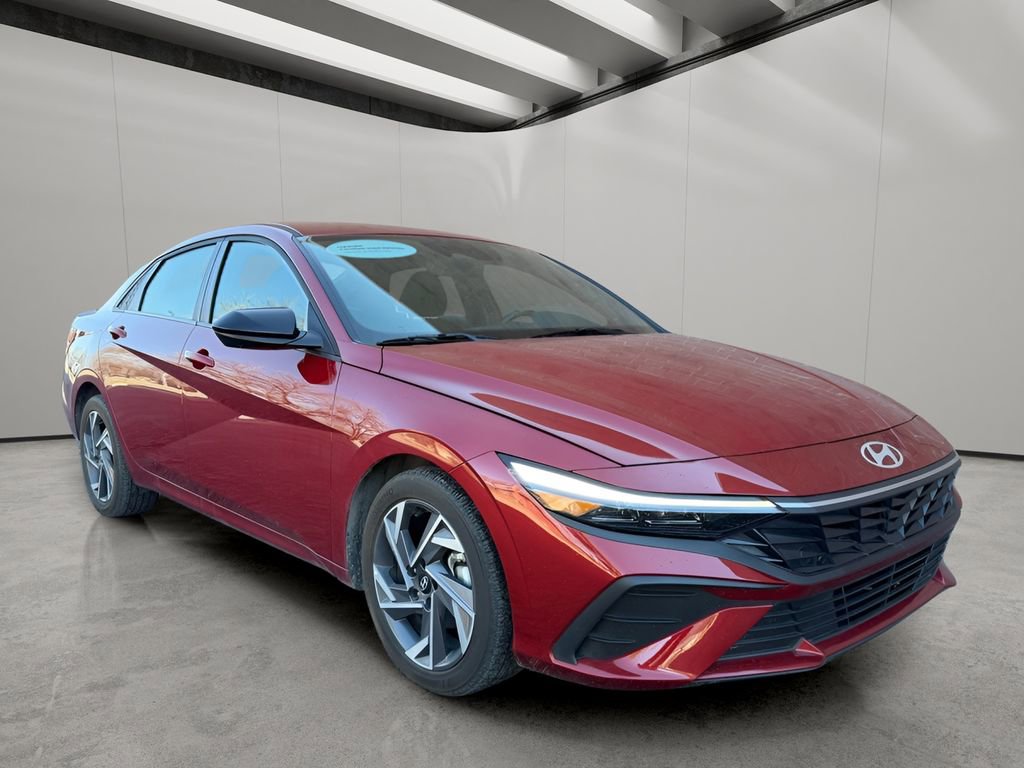 Used 2025 Hyundai Elantra Blue image 8
