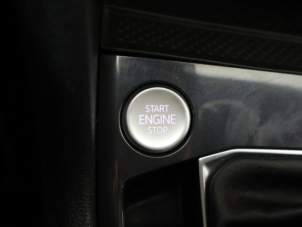 Used 2023 Volkswagen Tiguan SE R-Line FWD image 43