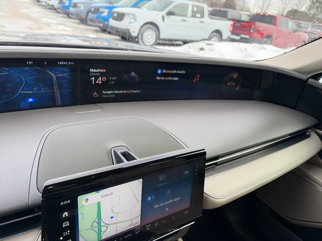 Used 2025 Lincoln Nautilus Premier w/ Equipment Group 102A image 22