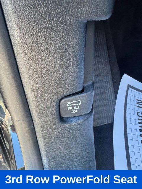 Used 2023 Ford Explorer Limited w/ Equipment Group 301A AWD/4WD image 16