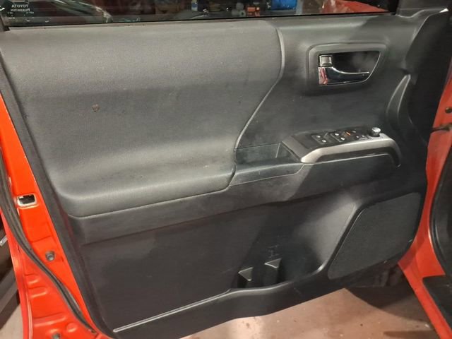 Used 2017 Toyota Tacoma SR5 image 8