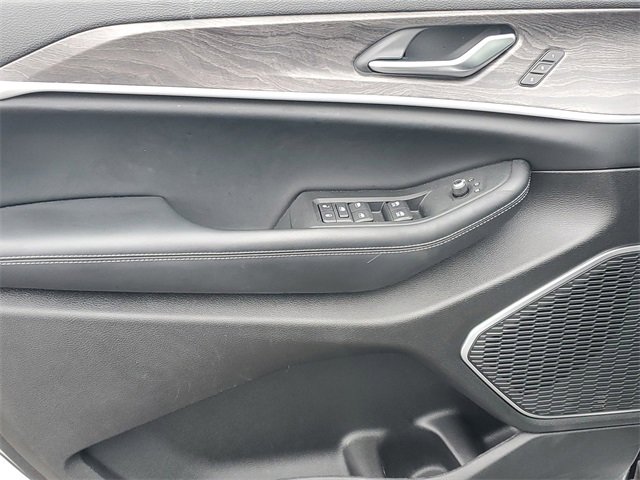 New 2025 Jeep Grand Cherokee Limited w/ Black Appearance Package image 16