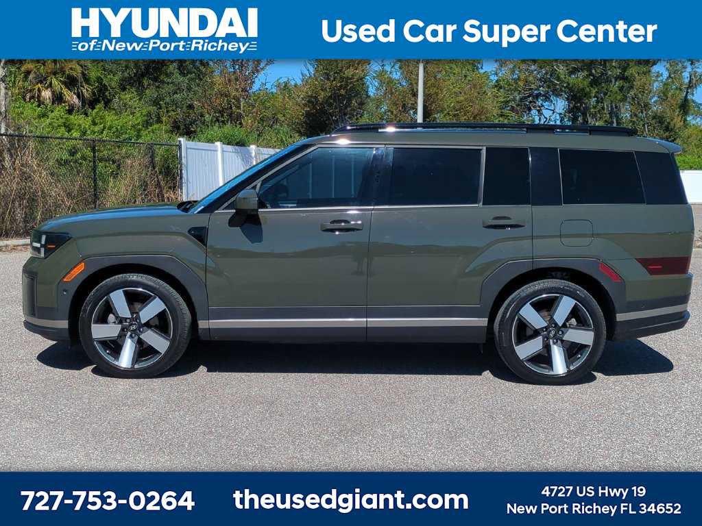 Used 2024 Hyundai Santa Fe Limited FWD image 2