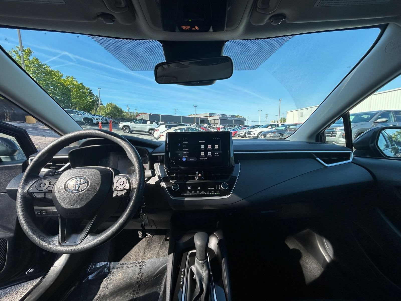 Used 2025 Toyota Corolla LE FWD image 28