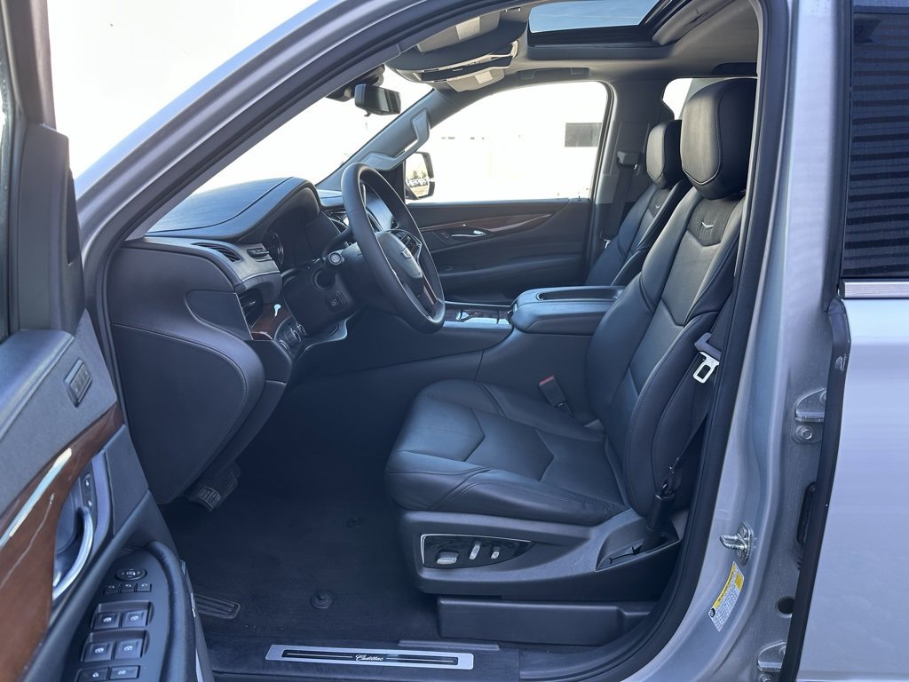 Used 2020 Cadillac Escalade Luxury image 16