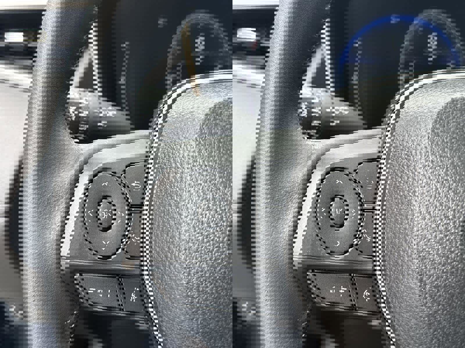 Used 2025 Toyota Corolla Cross XLE w/ Convenience Package image 20