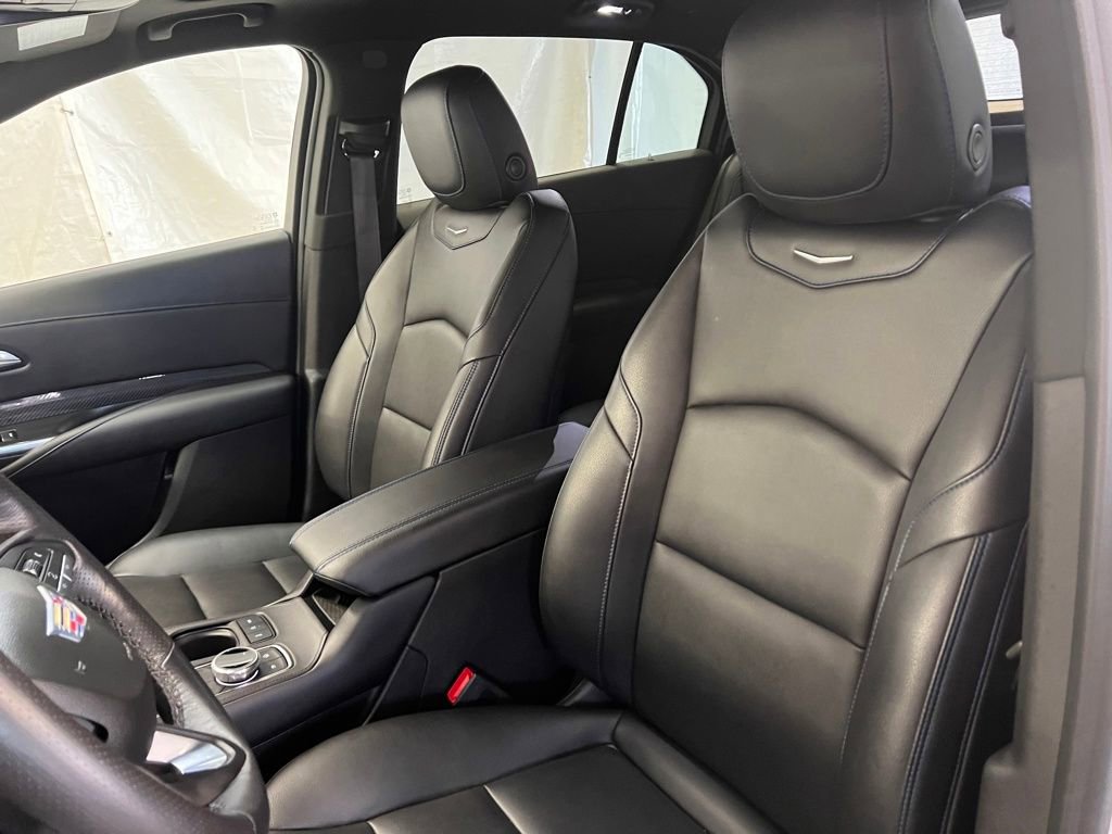 Used 2024 Cadillac XT4 Sport w/ Cold Weather Package image 16