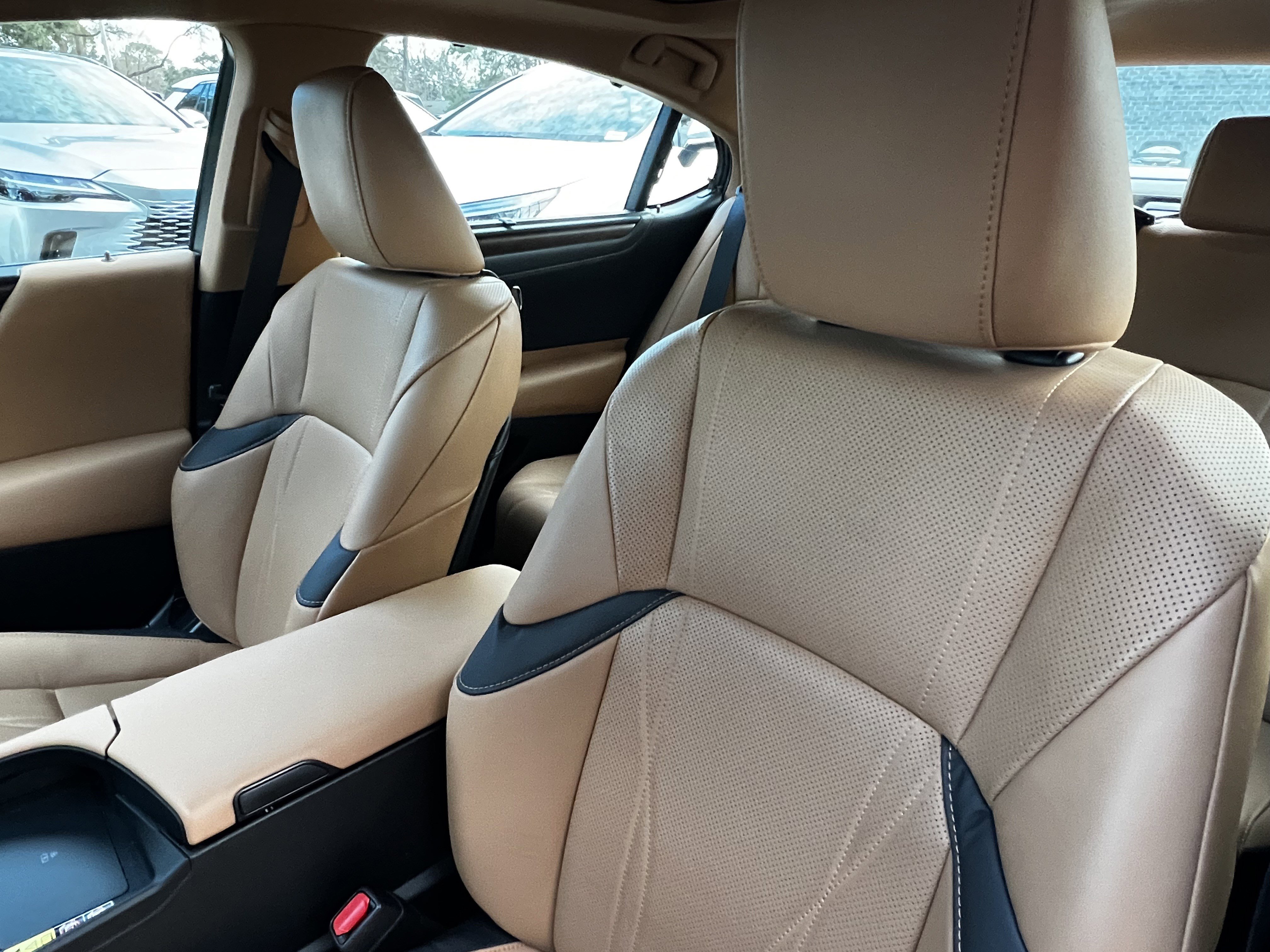 Used 2023 Lexus ES 350 Ultra Luxury image 18